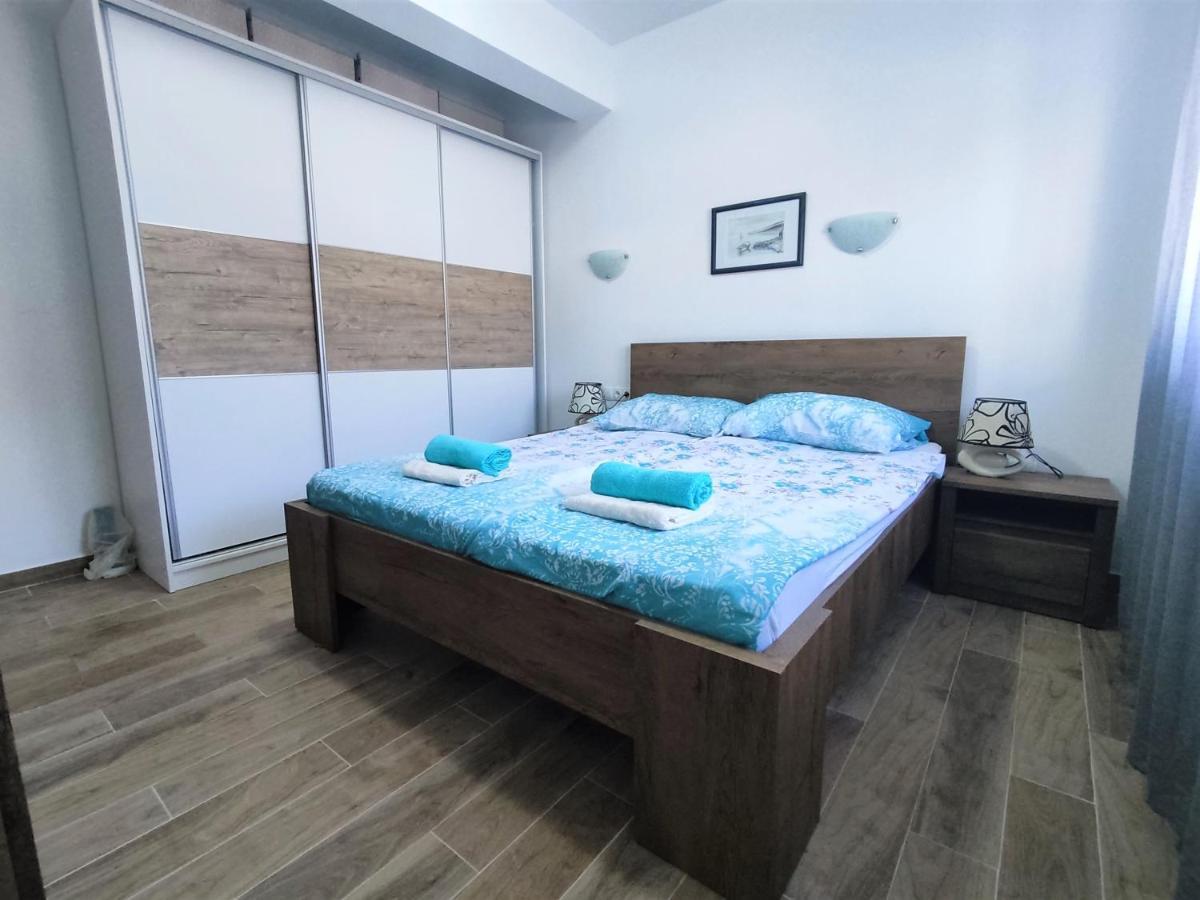 Sunny Attic Apartment With Balcony & Modern City Apartment With Outdoor Area, No Balcony Трогир Экстерьер фото