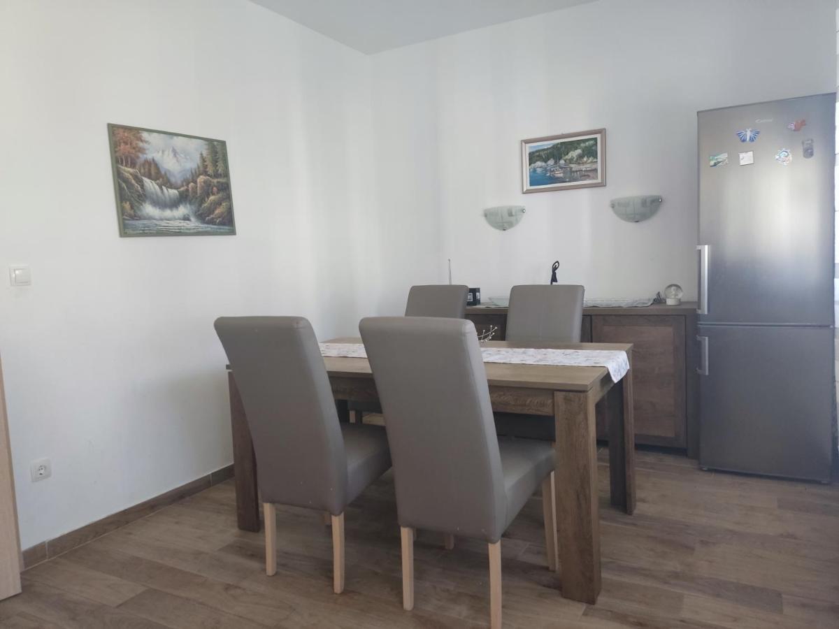 Sunny Attic Apartment With Balcony & Modern City Apartment With Outdoor Area, No Balcony Трогир Экстерьер фото